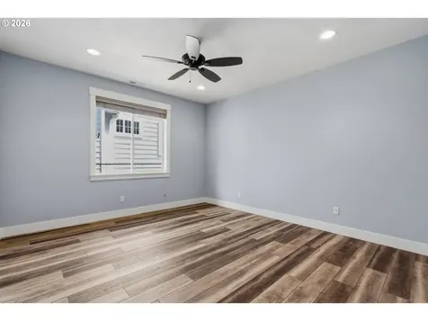 2301 Robbins Way Lebanon OR 97355