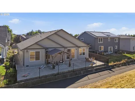 2301 Robbins Way Lebanon OR 97355