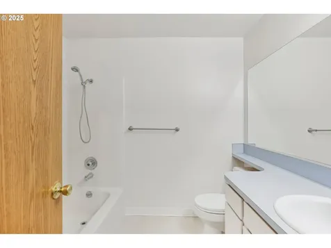 15811 NE 35th Street Vancouver WA 98682