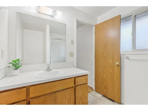 15811 NE 35th Street Vancouver WA 98682