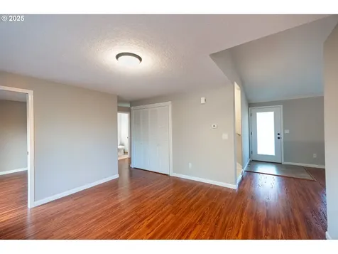 7220 SE Ogden Street Portland OR 97206