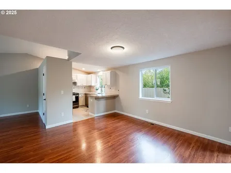 7220 SE Ogden Street Portland OR 97206