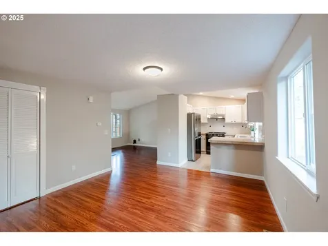 7220 SE Ogden Street Portland OR 97206