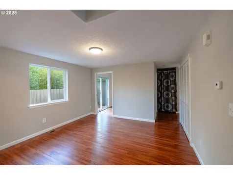 7220 SE Ogden Street Portland OR 97206