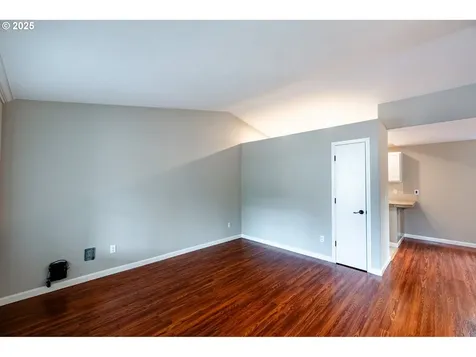 7220 SE Ogden Street Portland OR 97206