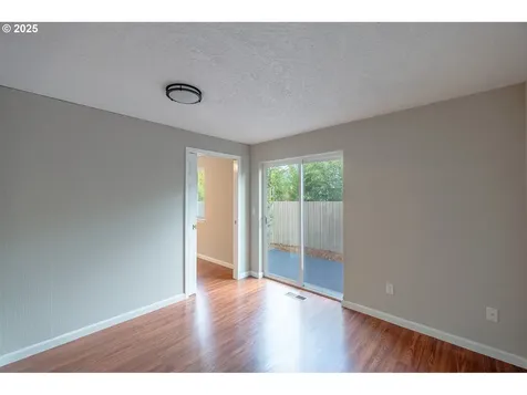 7220 SE Ogden Street Portland OR 97206