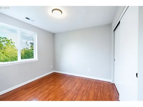7220 SE Ogden Street Portland OR 97206