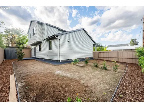 7220 SE Ogden Street Portland OR 97206