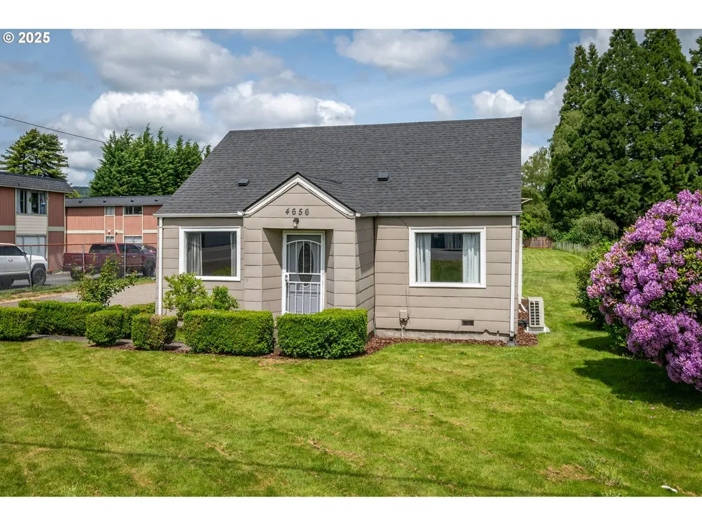 4656 Ocean Beach Highway Longview WA 98632