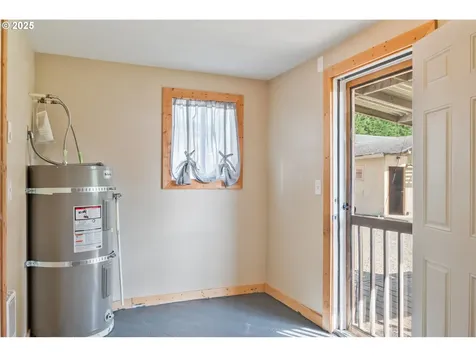 4656 Ocean Beach Highway Longview WA 98632