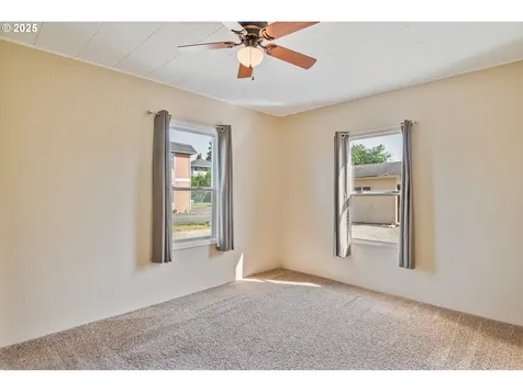 4656 Ocean Beach Highway Longview WA 98632