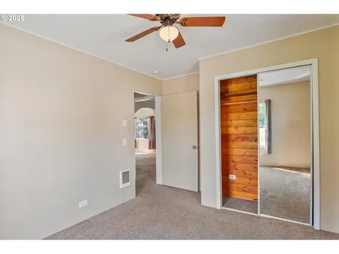 4656 Ocean Beach Highway Longview WA 98632