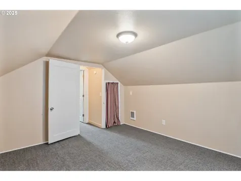 4656 Ocean Beach Highway Longview WA 98632