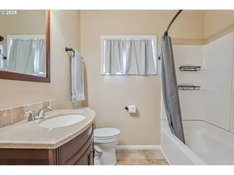 4656 Ocean Beach Highway Longview WA 98632