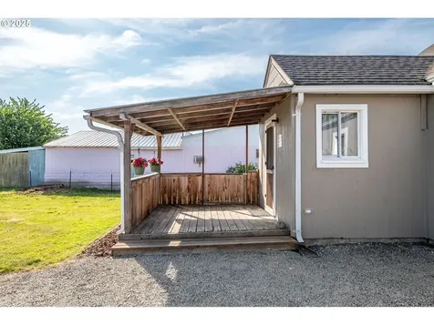 4656 Ocean Beach Highway Longview WA 98632