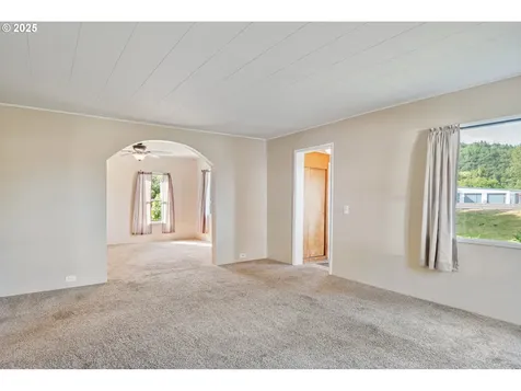 4656 Ocean Beach Highway Longview WA 98632
