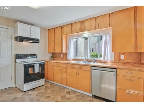 4656 Ocean Beach Highway Longview WA 98632