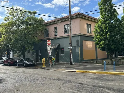 4047 NE Broadway Street Portland OR 97232