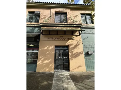 4047 NE Broadway Street Portland OR 97232