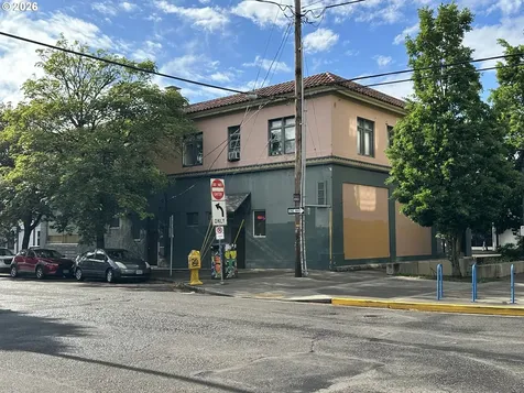 4047 NE Broadway Street Portland OR 97232