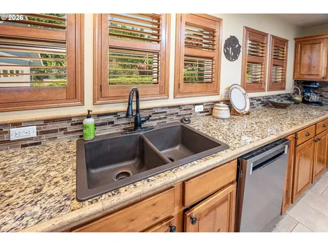 384 Edgeview Drive Elkton OR 97436