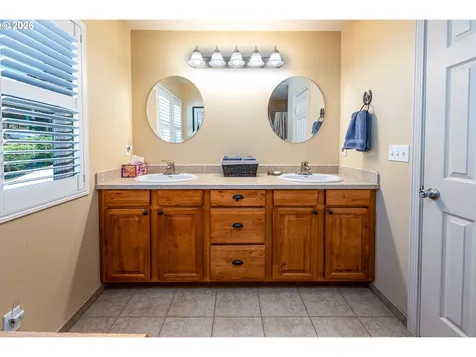 384 Edgeview Drive Elkton OR 97436