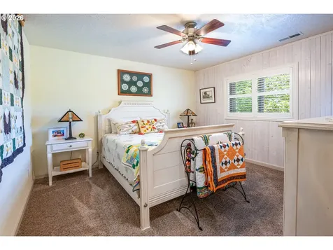 384 Edgeview Drive Elkton OR 97436