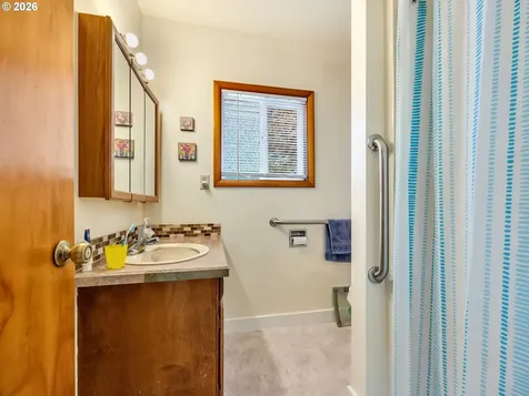 91848 Highway 104 Warrenton OR 97146