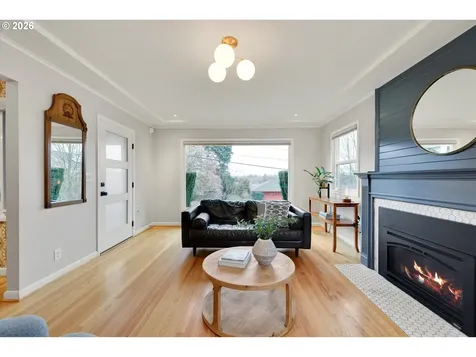 4145 SE Knapp Street Portland OR 97202