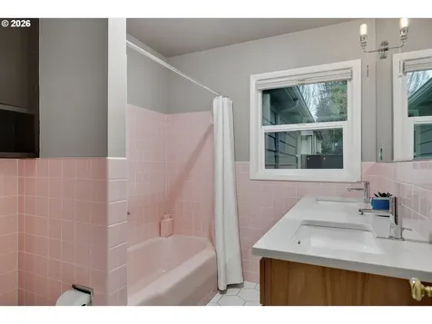 4145 SE Knapp Street Portland OR 97202