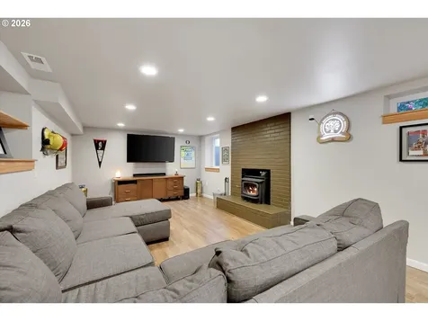 4145 SE Knapp Street Portland OR 97202