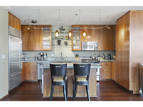1221 SW 10th Avenue Portland OR 97205