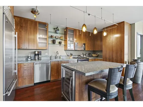 1221 SW 10th Avenue Portland OR 97205