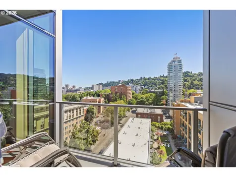 1221 SW 10th Avenue Portland OR 97205