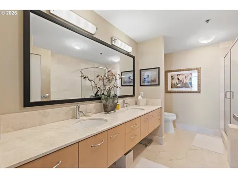 1221 SW 10th Avenue Portland OR 97205