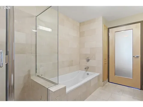 1221 SW 10th Avenue Portland OR 97205