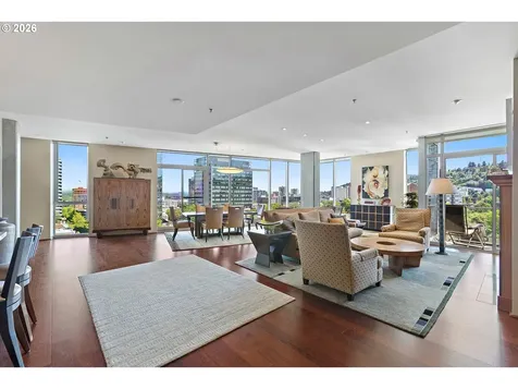 1221 SW 10th Avenue Portland OR 97205