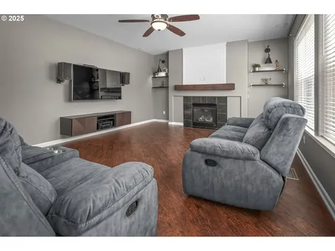4458 SE Rosewood Street Hillsboro OR 97123