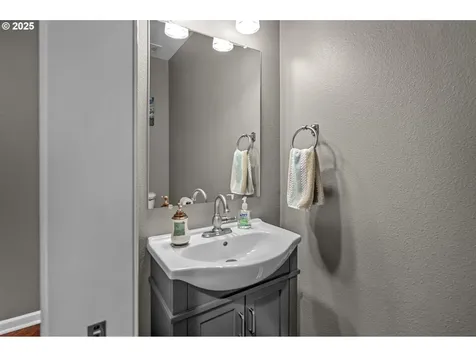 4458 SE Rosewood Street Hillsboro OR 97123