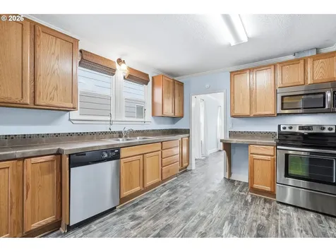5431 SE Flavel Street Portland OR 97206