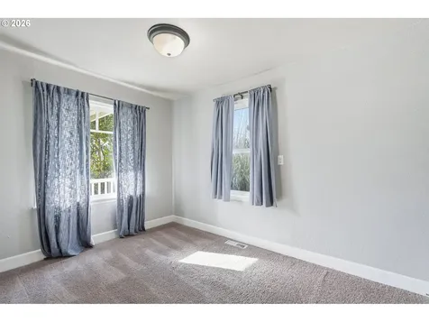 5431 SE Flavel Street Portland OR 97206