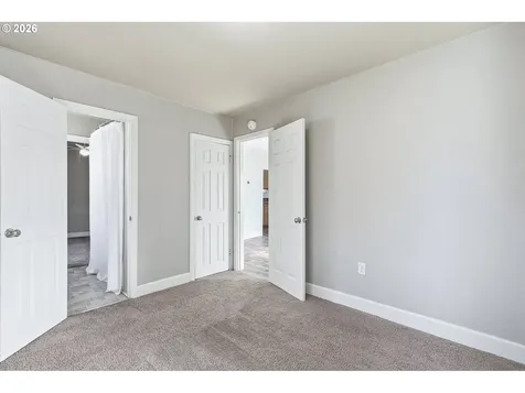 5431 SE Flavel Street Portland OR 97206