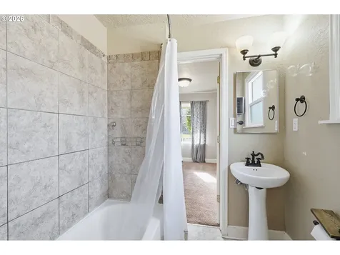 5431 SE Flavel Street Portland OR 97206