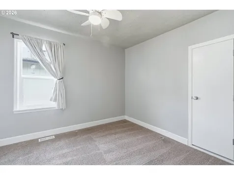 5431 SE Flavel Street Portland OR 97206