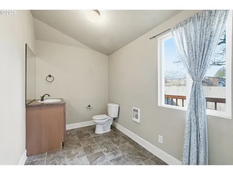 5431 SE Flavel Street Portland OR 97206