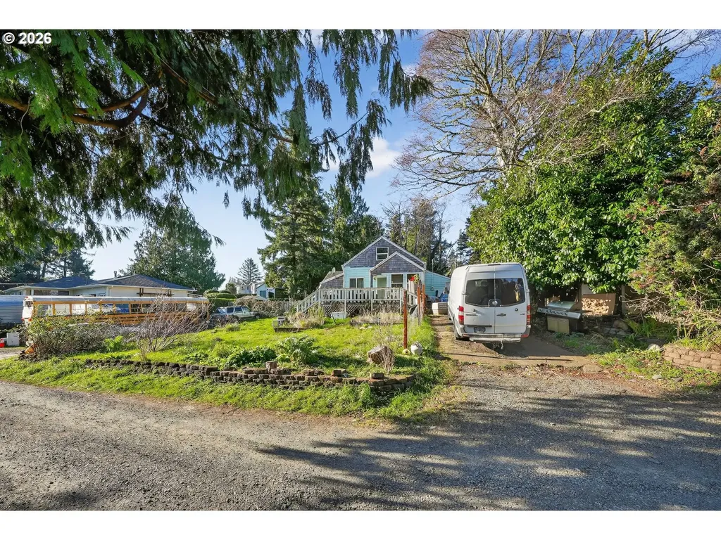 4877 NE H Avenue Neotsu OR 97364