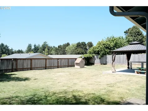 1040 Fenwick Street Coos Bay OR 97420