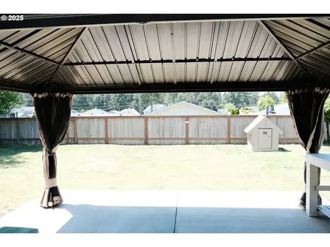 1040 Fenwick Street Coos Bay OR 97420