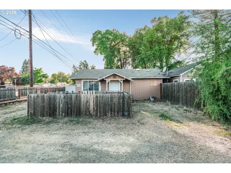 2360 Redwood Avenue Grants Pass OR 97527