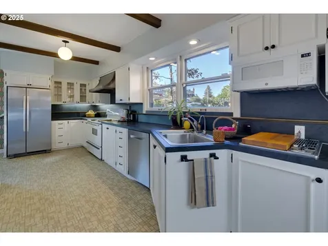 3000 NE 41st Avenue Portland OR 97212
